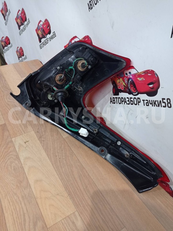 фонарь задний правый Nissan Juke 
