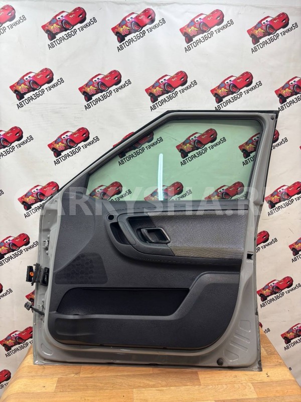 дверь передняя правая Skoda Fabia 