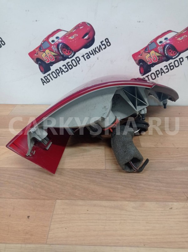 фонарь задний правый Skoda Fabia 