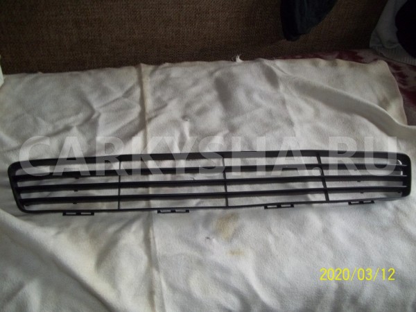 Решётка бампера. Ford Fiesta Mk6 Рестайлинг Седан 