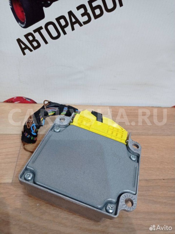 блок управления подушками безопасности Skoda Fabia 